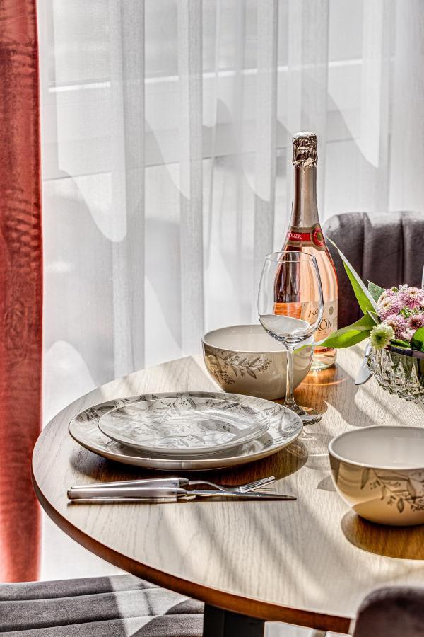 Elegant Apartment Near Afi & Atrium Mall Арад Экстерьер фото