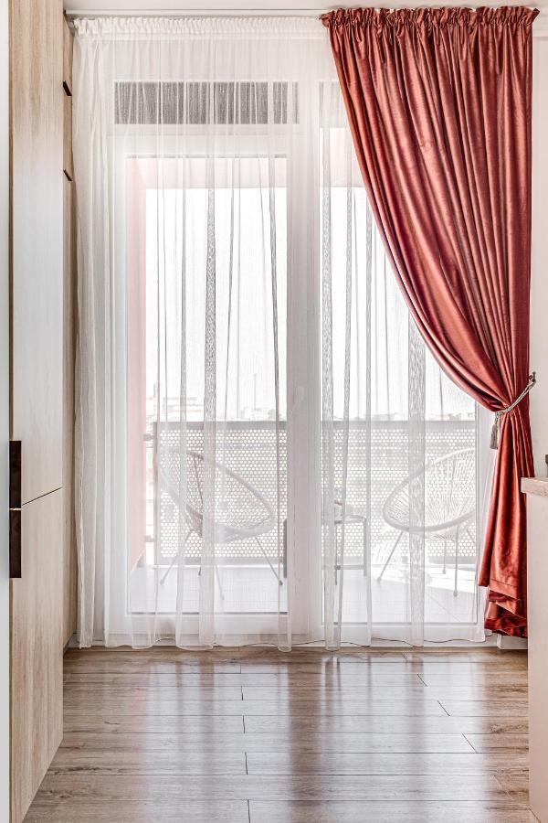 Elegant Apartment Near Afi & Atrium Mall Арад Экстерьер фото