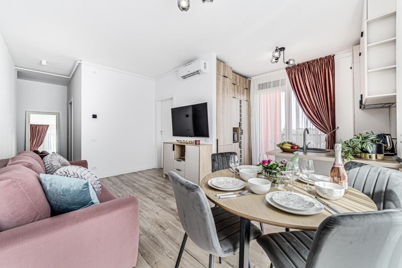Elegant Apartment Near Afi & Atrium Mall Арад Экстерьер фото